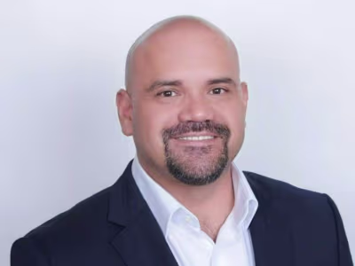 Outlier AI - AI Model Critique & Prompt Engineering Expert