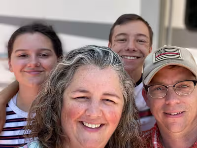 Canadians living in the US, teaching families how to RV