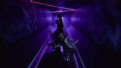 For this collaboration between VOGUE and Samsung, I was resp...