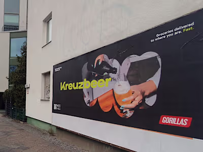 "Neighborfood" Guerrilla Campaign for Gorillas