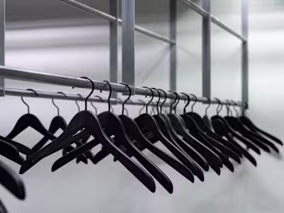 Implementation, leadership and management of the fashion retaile