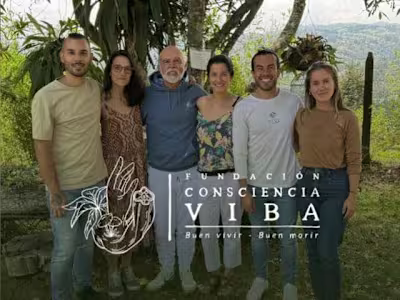 Communications Committee Leader