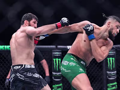 Magomed Ankalaev vs Johnny Walker - YouTube