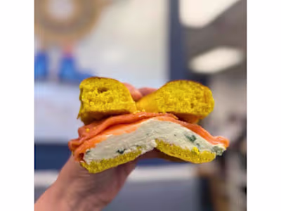 NYC Egg Bagel with Smoked Salmon & Cream Cheese: Color & Texture