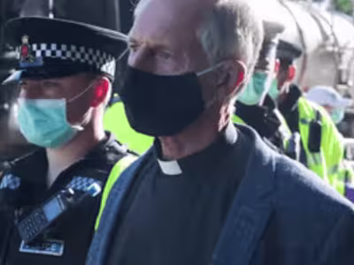 Vertical video editing for news channel