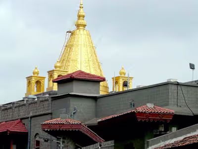 Hyderabad to Shirdi Cab