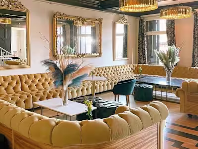 Social Media Management for a Boutique Hotel & Restaurant