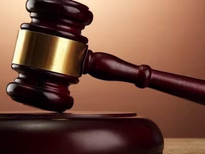 Court orders IEBC to use manual register to identify voters
