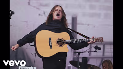 Jamie Webster - Looking Good (Lyric Video)