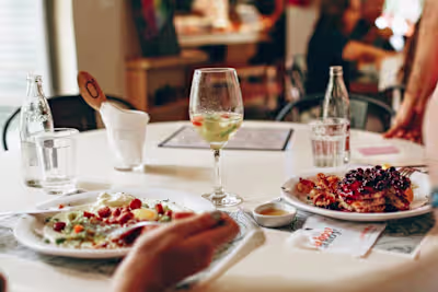 7 Steps to A Healthier Meal While Dining Out
