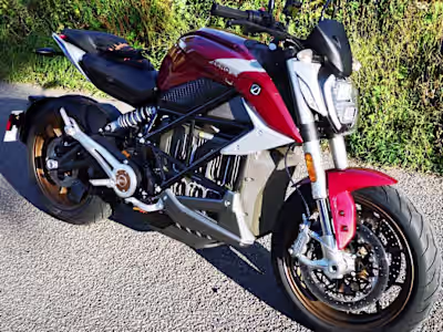 Riding Electric Motorcycles