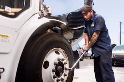 The Complete Guide to Starting a Mobile Truck Repair Shop (2024)
