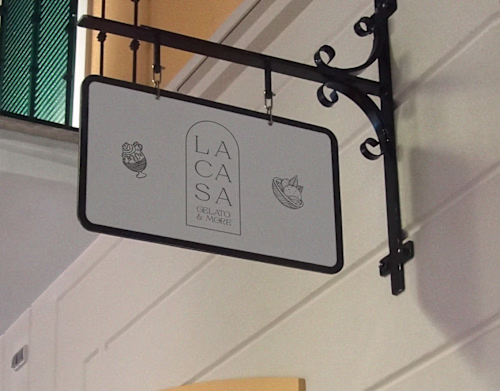 LA CASA brand identity