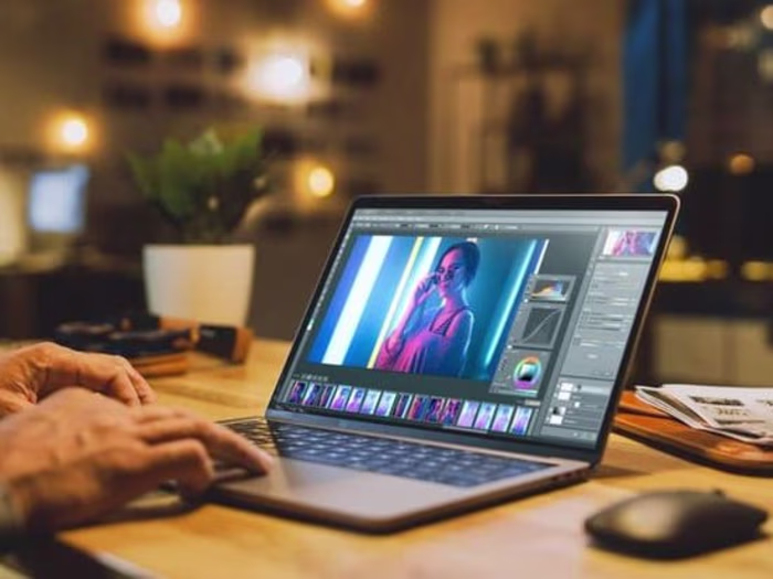 Revealing Your Own Brilliance: Expertise in Editing and Drawing 