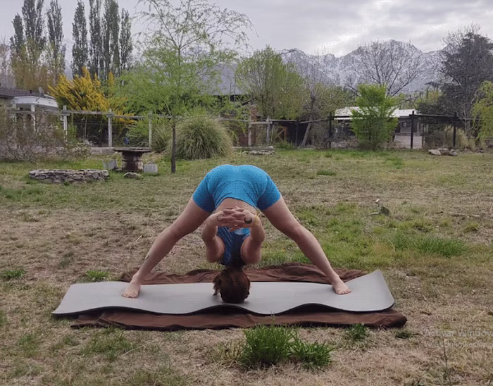 Yoga poses for youtube channel :: Behance