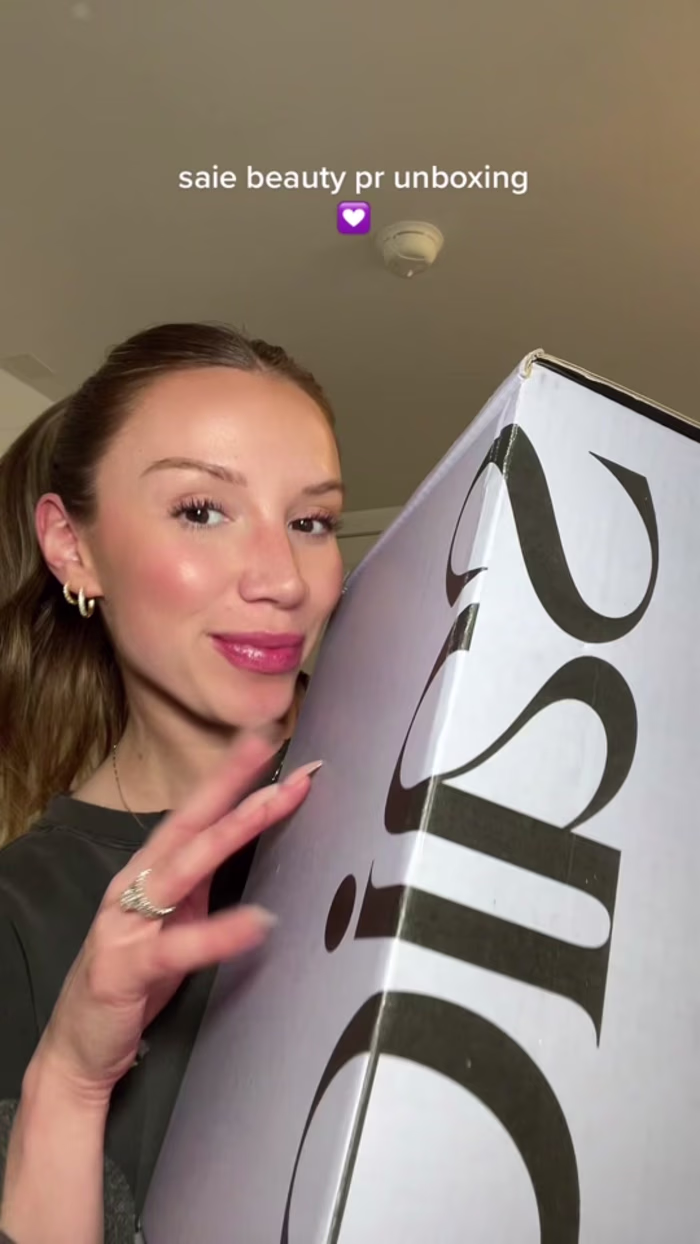 Saie Beauty unboxing
