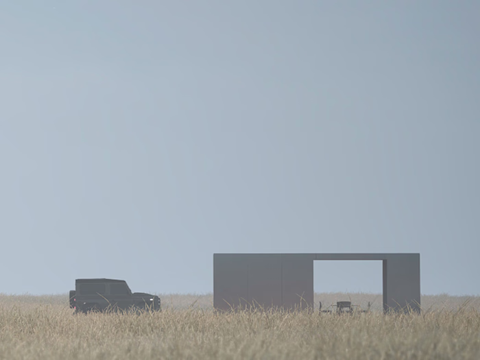 Tiny House in the middle of the valley - cinematic