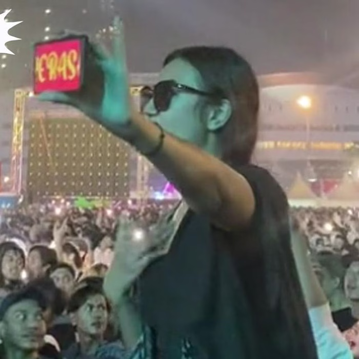 JAKARTA KERAS on Instagram: “Retak dikit gak ngaruh mba Tt/tito…