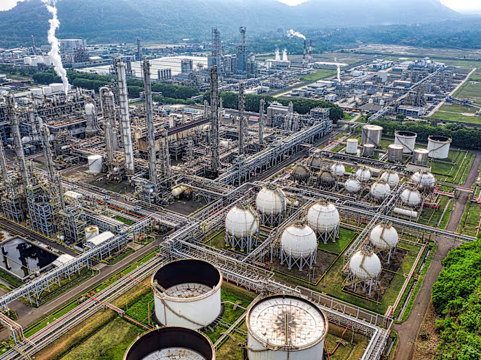 Logistics Optimization for Key Clients in the Chemical Industry