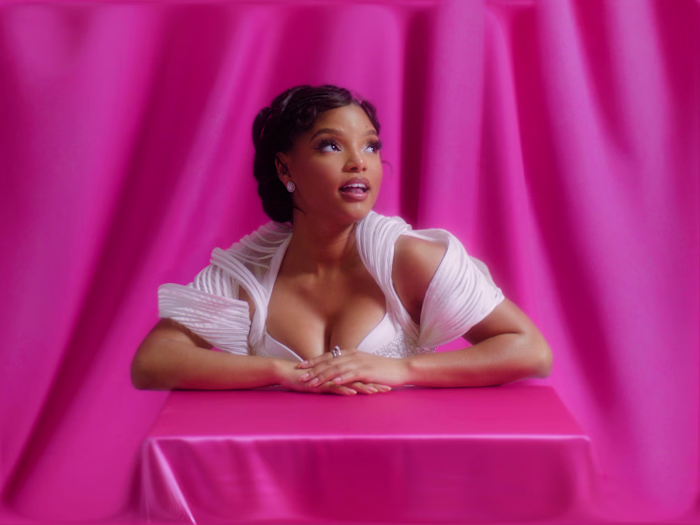 Halle - Back and Forth