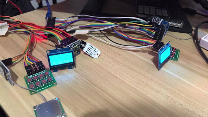 Integrated Handheld Transceiver and GPS Tracker using LORAWAN