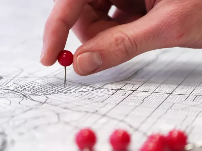 Should You Base Salaries on Location? It Depends.