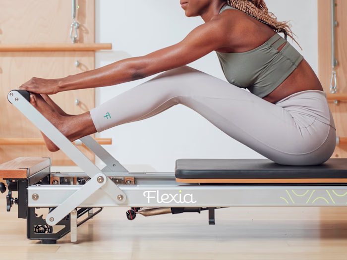 Flexia: Branding, Icon + Web Design