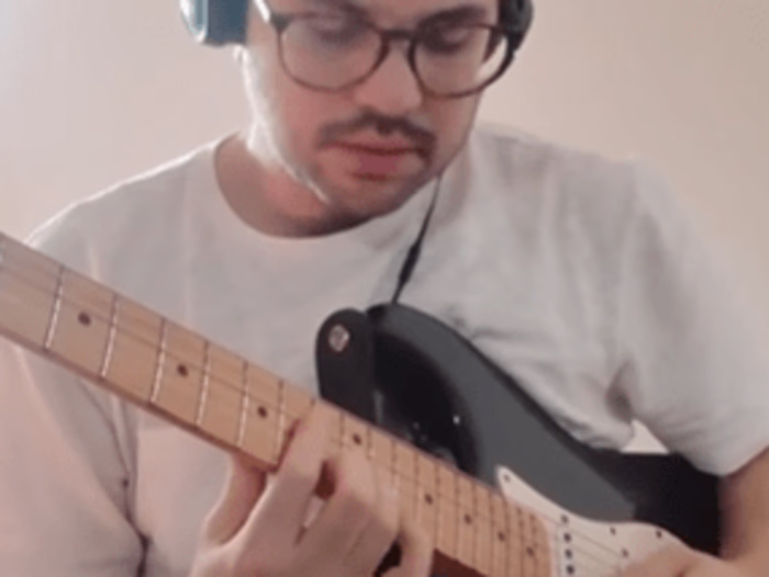 Lucas Carrasco on Instagram: “Férias pero no mucho #neosoul #jd…