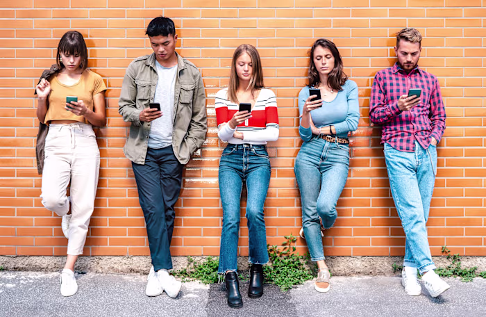 How Social Media Negatively Influences Teens According To Exper…
