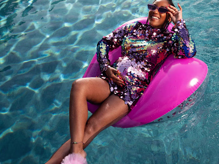 Toxic girl is the new Mama... ina Di Pool