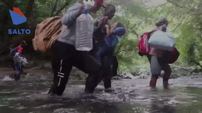 Venezolanos en el Darien - YouTube