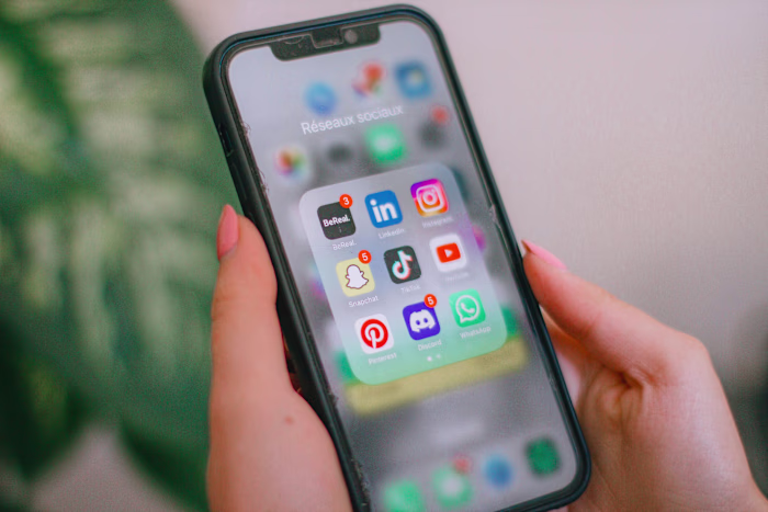 Building Social Media Community for MindGinie.