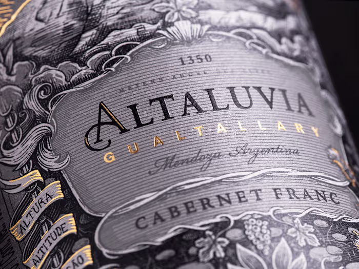 Altaluvia | Packaging & Illustration