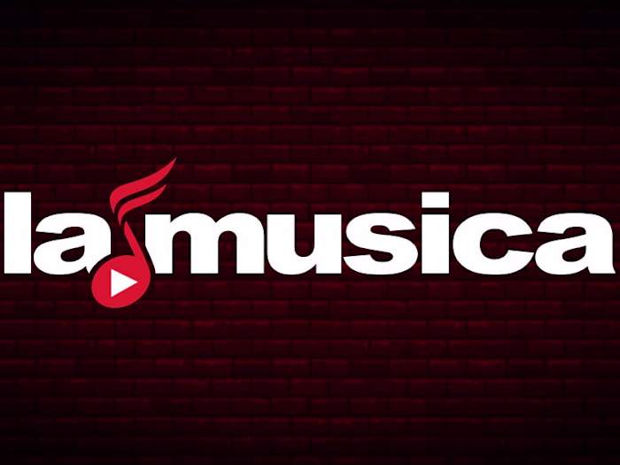 Bilingual Social Media Strategy for a Broadcasting Company