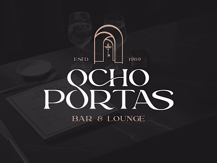 Ocho Portas - Luxury Bar Branding