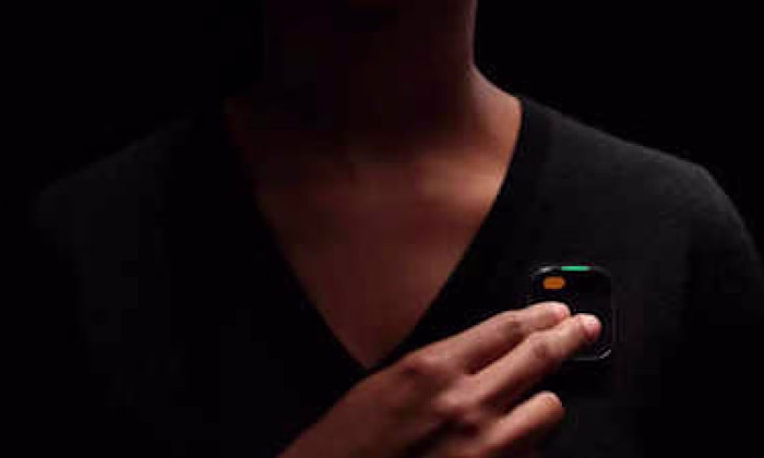 How a new AI pin hopes to stop all the scrolling