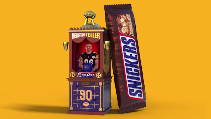 Snickers NFL - Misfortune Teller AR Campaign