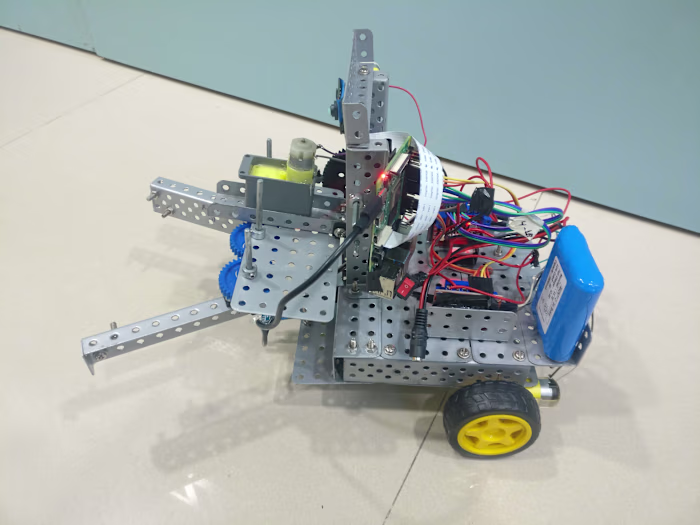 AI powered Cloth Picker