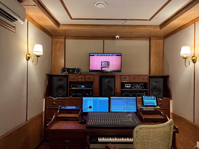 DIALOGUE CLEANING + AUDIO RESTORATION