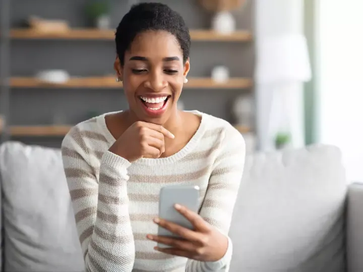 Cover image for Singles swipe right on bilinguals more often on dating apps