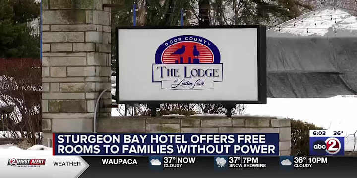 Cover image for Sturgeon Bay hotel opens its rooms for families without power