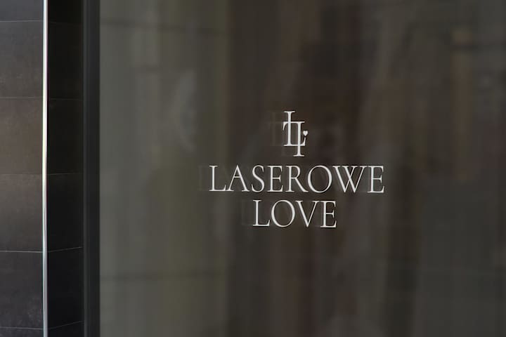 Cover image for LASEROWE LOVE