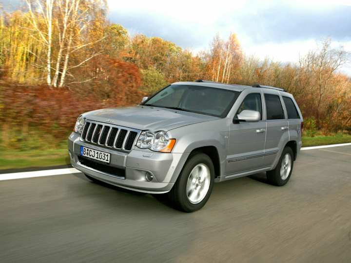 Cover image for 2009 Jeep Grand Cherokee Review: A Fun, Capable Off-Roader