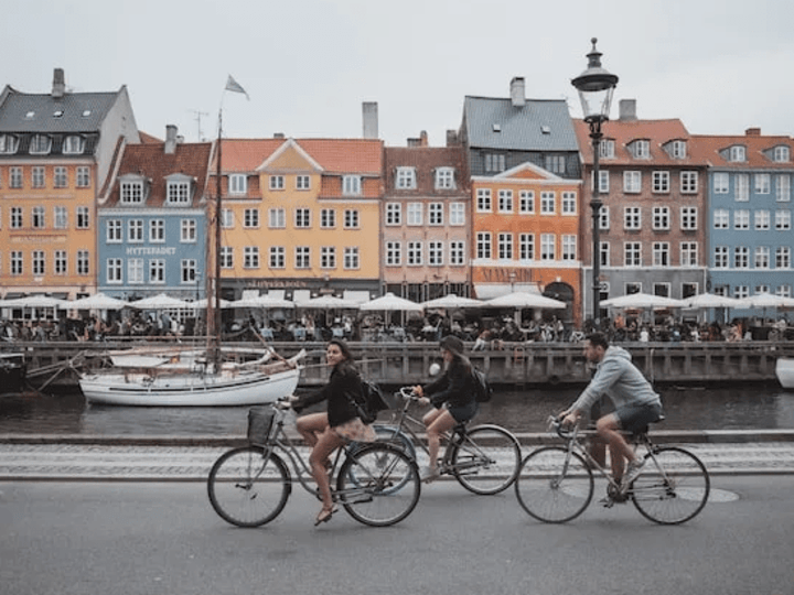 Cover image for How to Outsmart Your Peers on Best Places to Visit