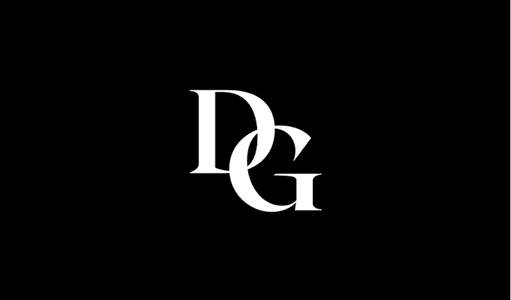 Cover image for Minimalist Business card for a fashion designer 