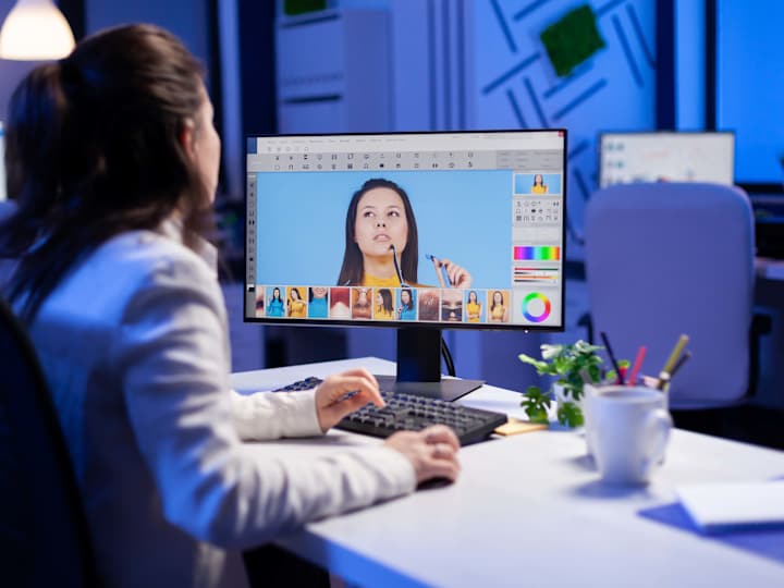 Cover image for Graphic Design with Unlimited Revisions