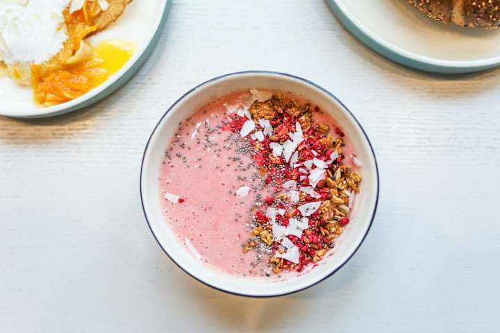 Cover image for 7 foods that speed up your metabolism and promote weight loss.