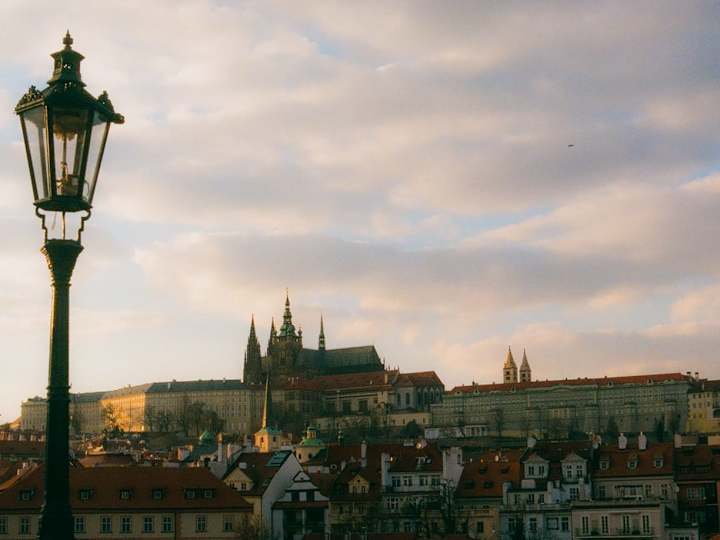 Cover image for Prague through my eyes