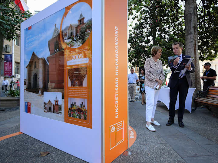 Cover image for Visual Designer Government of Chile
