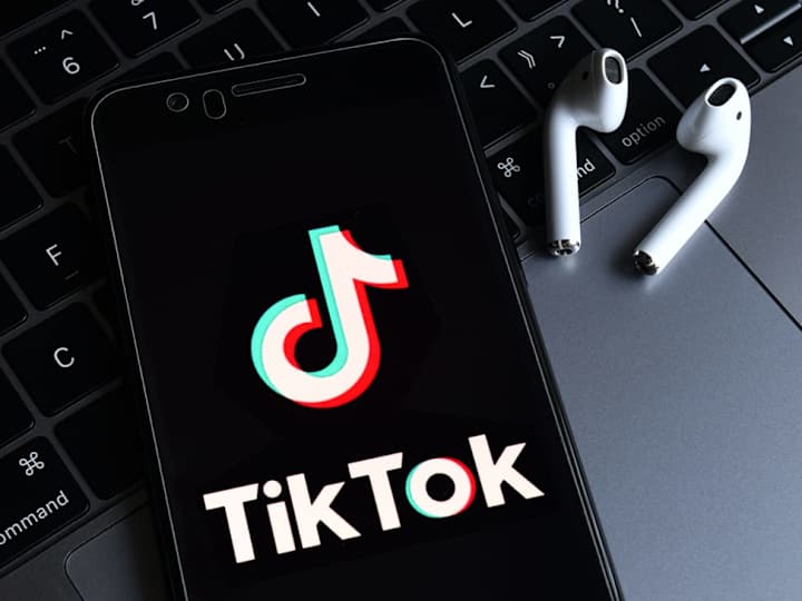 Cover image for Tiktok Survey- École Polytechnique Fédérale de Lausanne